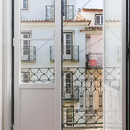 Bica 2 Bedroom With Ac And Ultra Fast Internet Lisboa